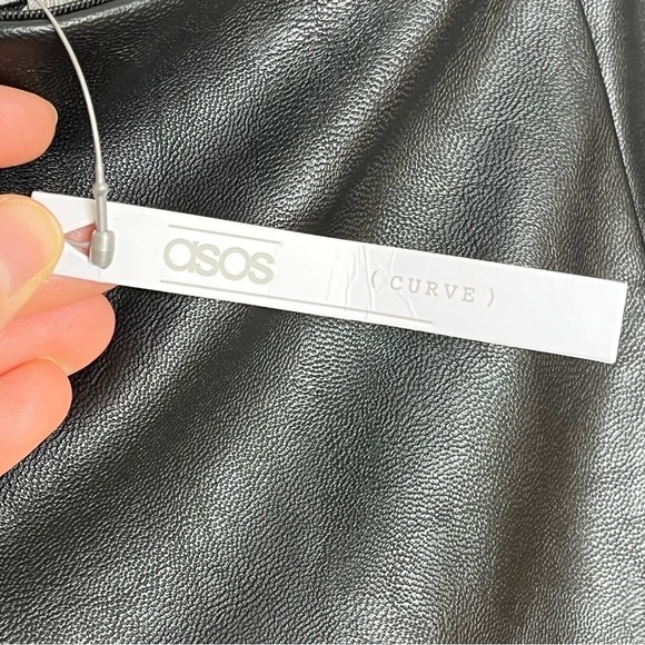 Asos Curve Vegan Faux Leather Leggings Pants NWT - Picture 8 of 8